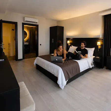 The Reference Club Restaurant & Referans Otel *