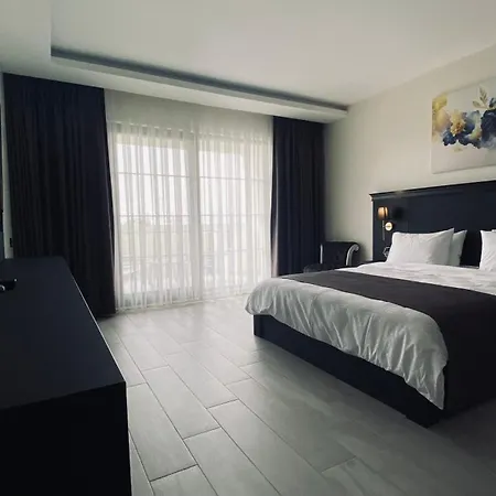 The Reference Club Restaurant & Referans Otel *